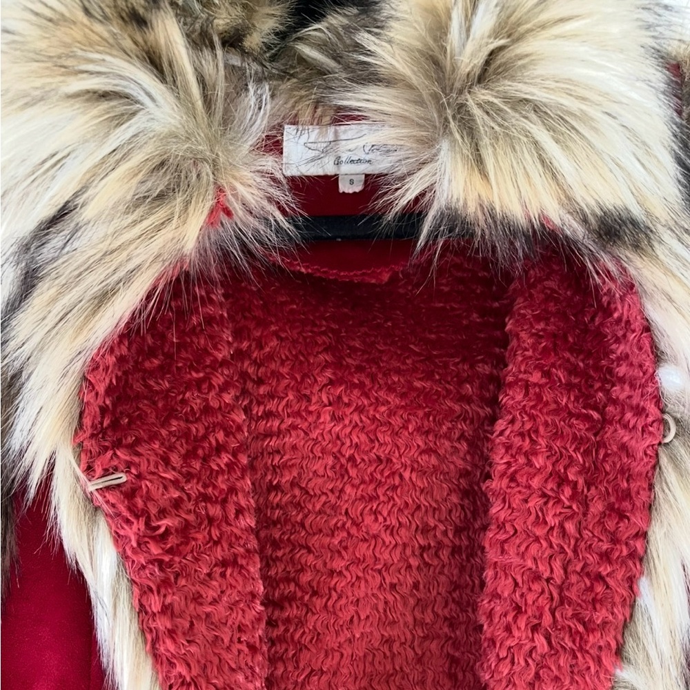 Tasha Polizzi Suede Faux Fur Vest Size Small
Red - Picture 3 of 5